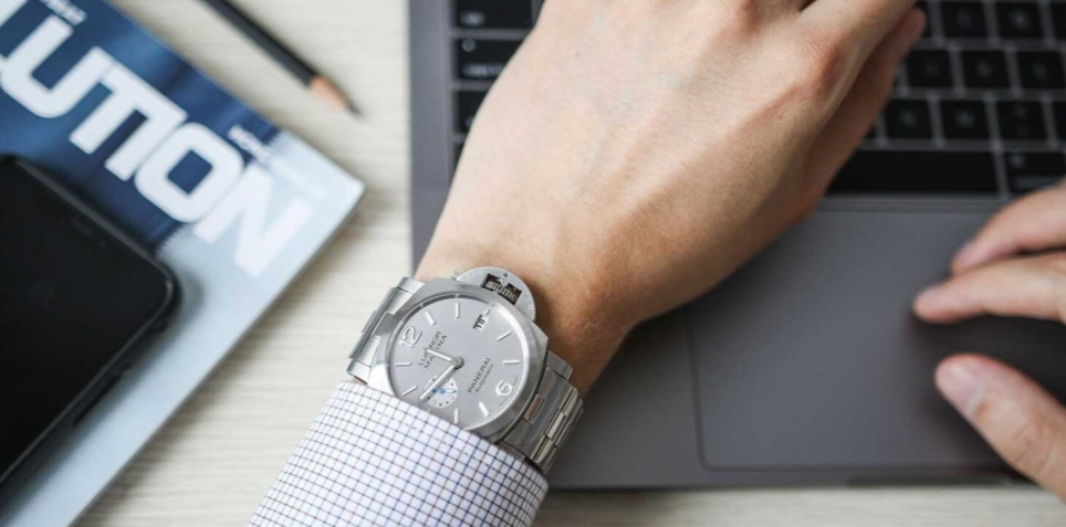 The Complete Guide to Avoiding Watch Scams