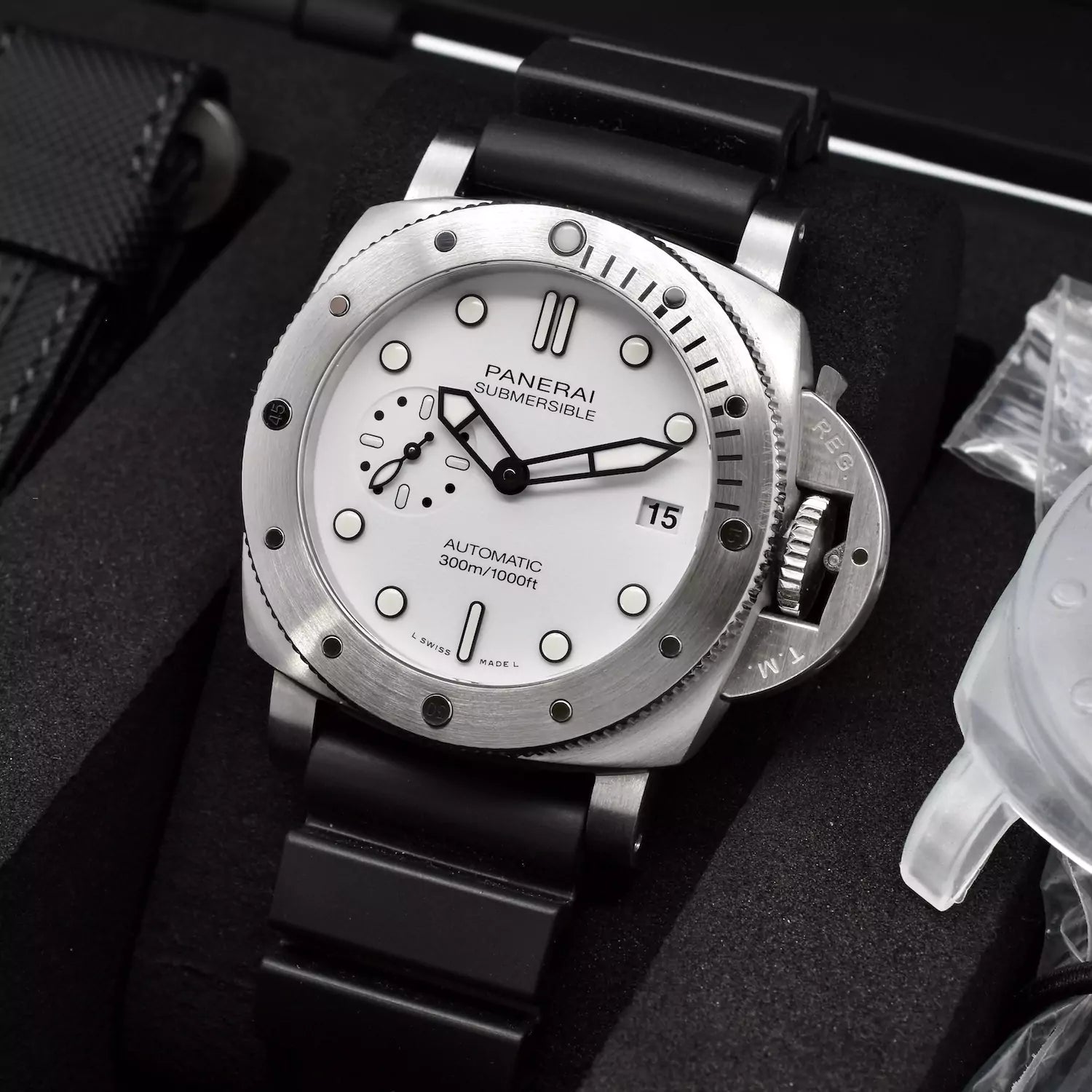 Panerai Submersible Bianco 42mm PAM01223 2021