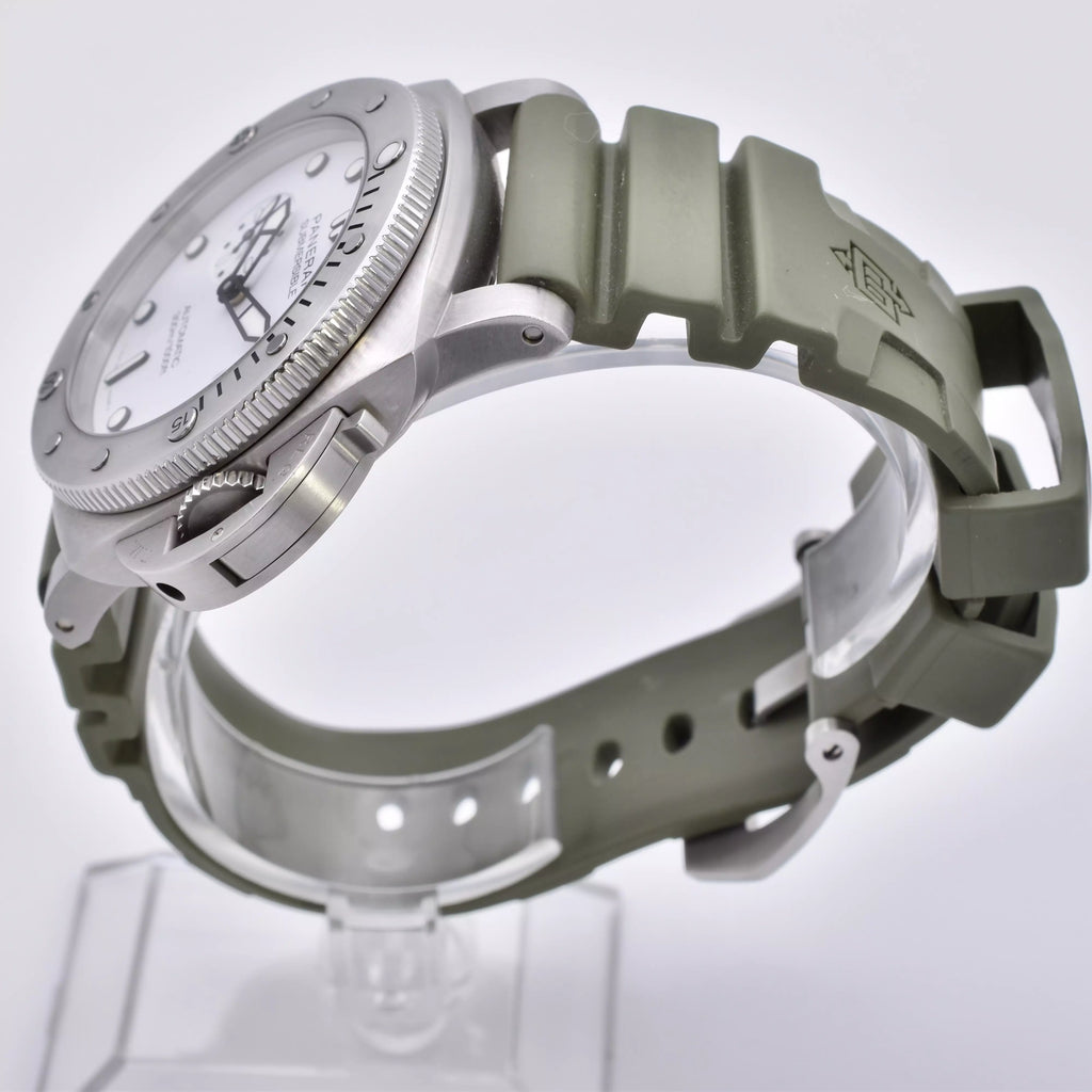 Panerai Submersible 44mm 2022 PAM01226 2022