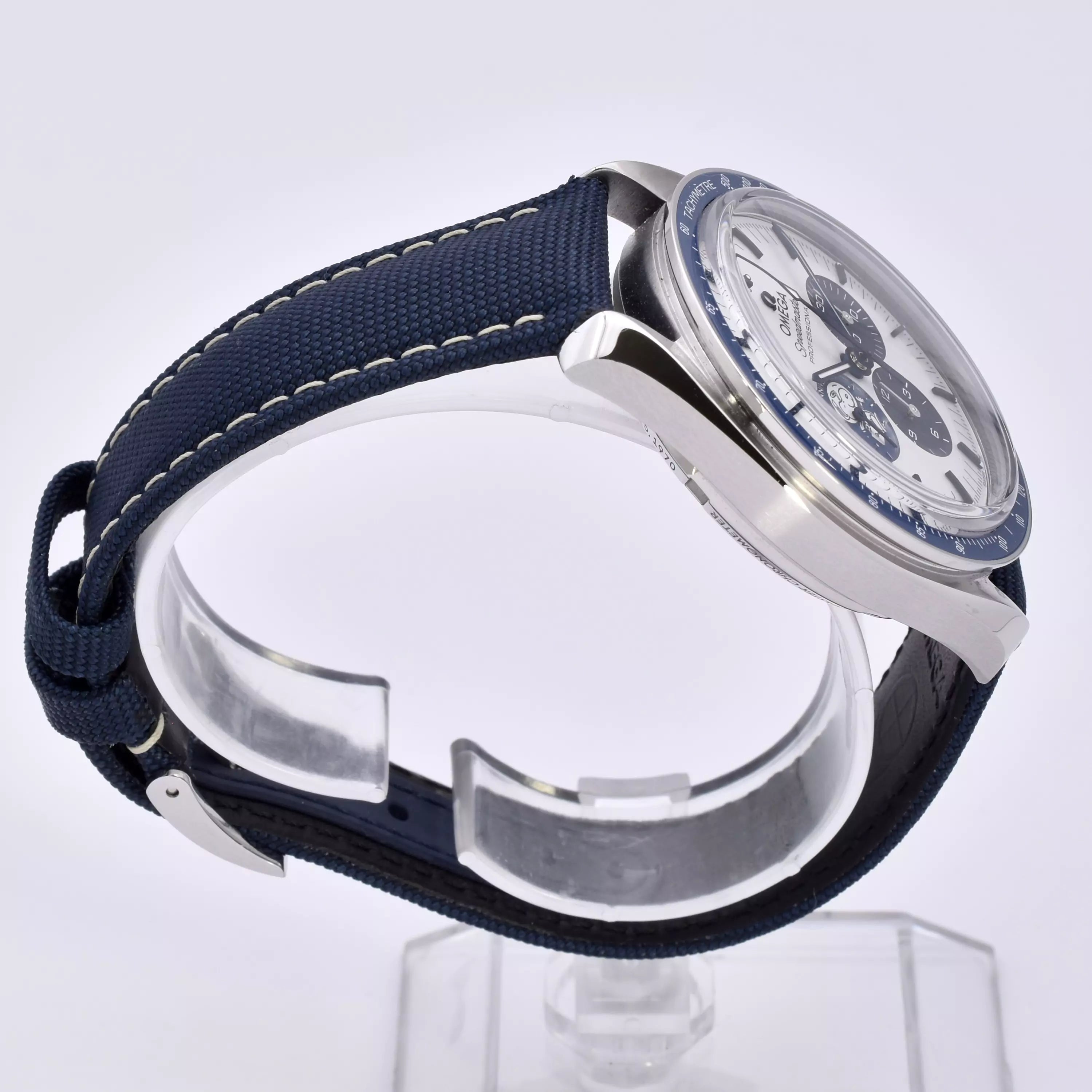 OMEGA Speedmaster Silver Snoopy Award 310.32.42.50.02.001 2021