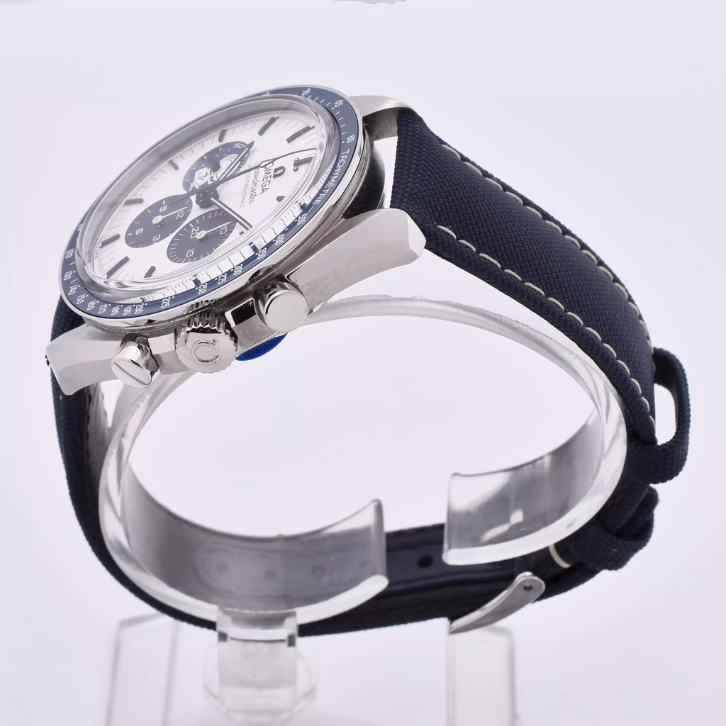 OMEGA Speedmaster Silver Snoopy Award 2023 310.32.42.50.02.001 2023