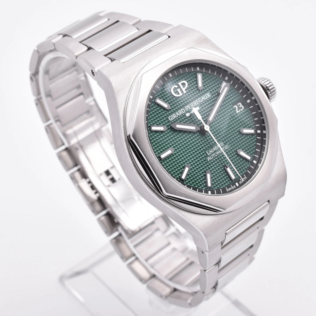 Girard Perregaux Laureato 2023 Full Set 81010-11-3153-1CM 2023