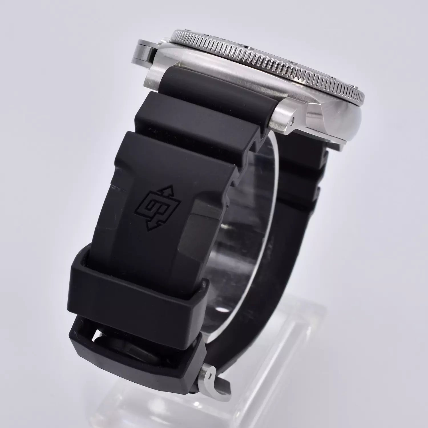 Panerai Submersible Bianco 42mm PAM01223 2021