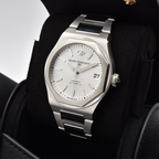Girard Perregaux Laureato Automatic 42mm 81010-11-131-11A 2022 Box & Papers