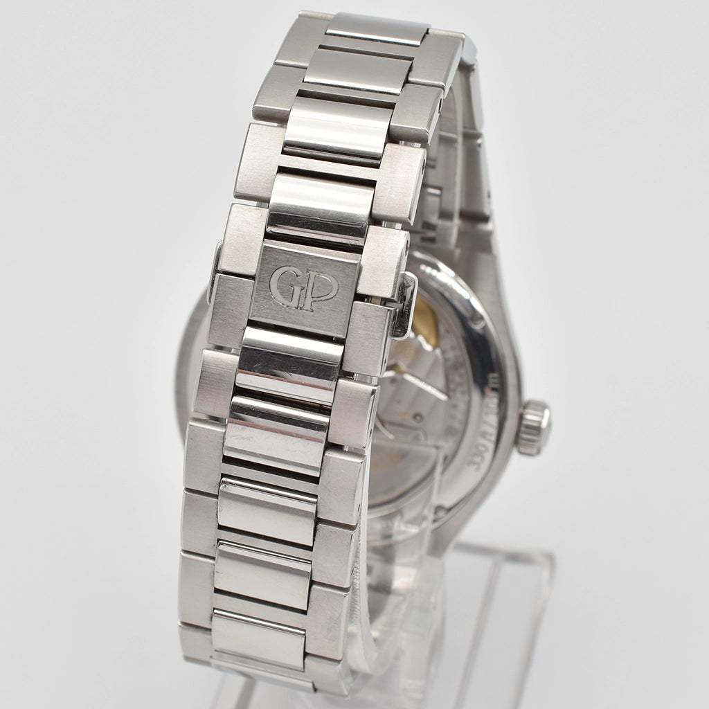 Girard Perregaux Laureato Automatic 42mm 81010-11-131-11A 2022 Box & Papers