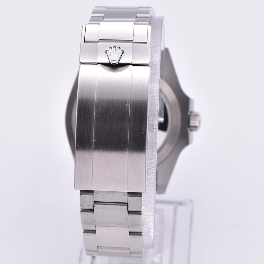 Rolex Submariner 41mm model no. 124060, serial no. 98YD8275 2025 box & papers – Pre-owned Watch | Wiseman's Watches