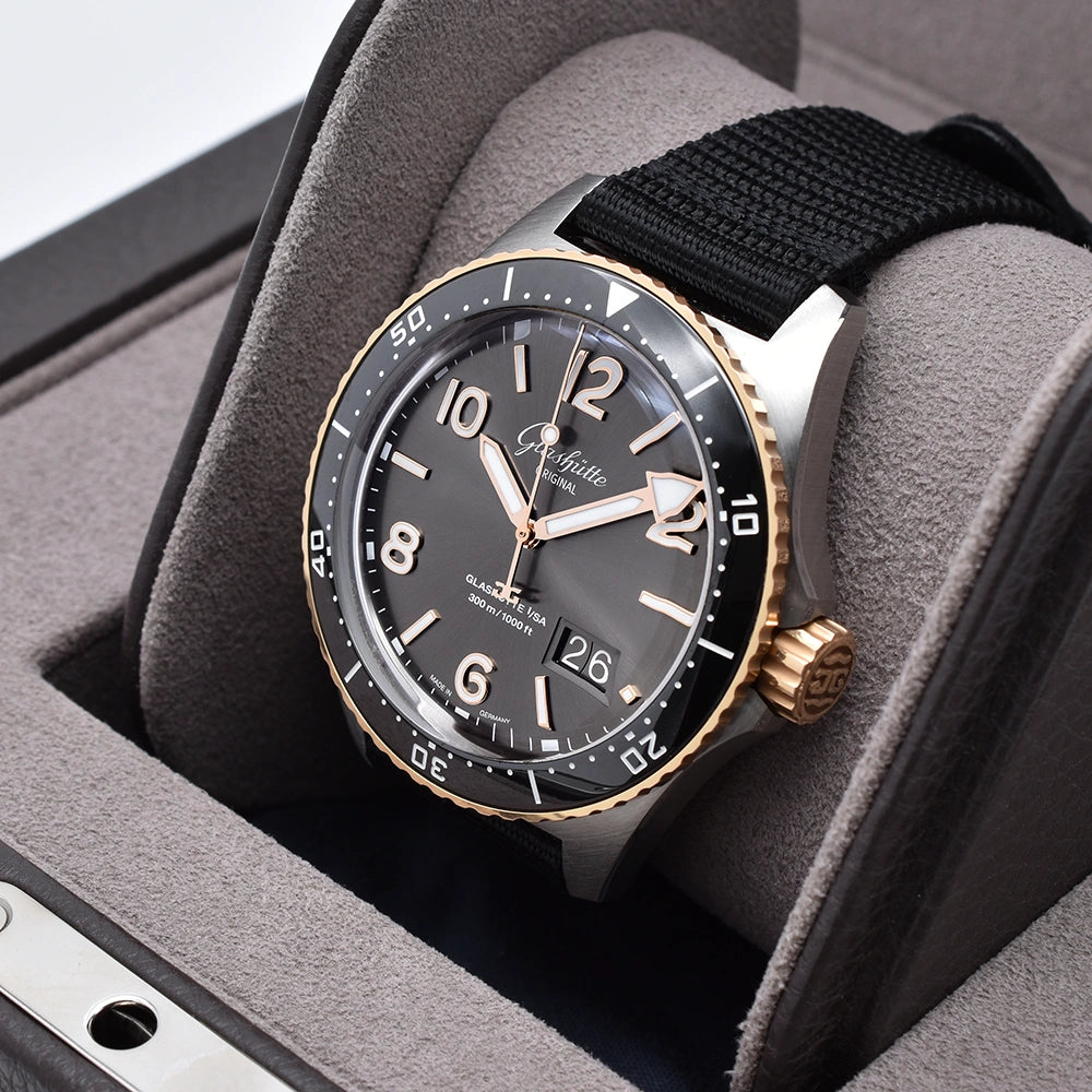 Glashütte Original  SeaQ Panorama Date Stainless Steel / Red Gold / Grey  Ref 1-36-13-04-91-33