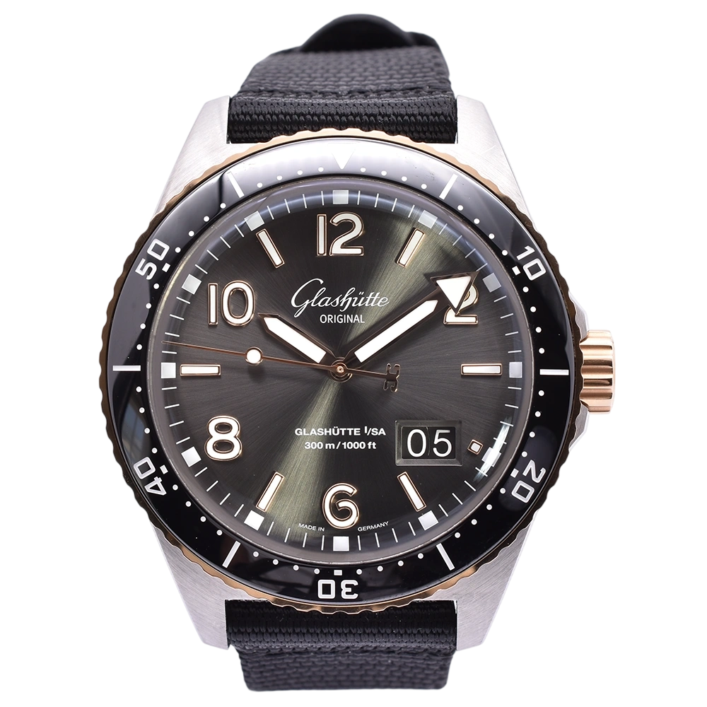 Glashütte Original  SeaQ Panorama Date Stainless Steel / Red Gold / Grey  Ref 1-36-13-04-91-33