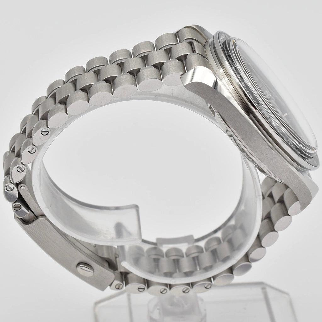 OMEGA Speedmaster Moonwatch Reverse Panda Sapphire 310.30.42.50.01.004 2026 Box & Papers