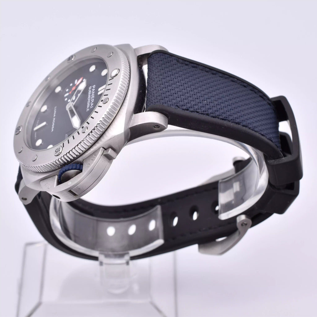 Panerai Submersible Luna Rossa 44mm PAM01391 2023