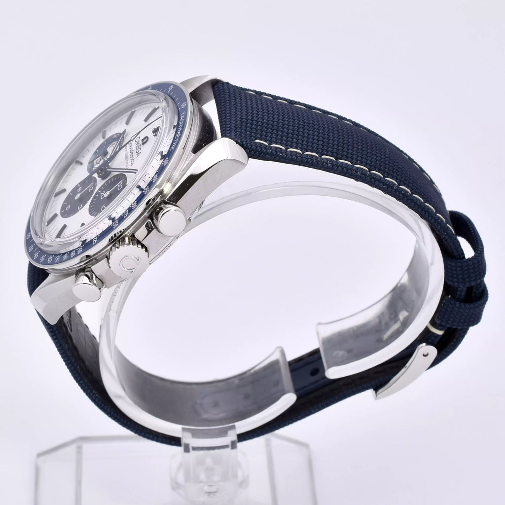 OMEGA Speedmaster Silver Snoopy Award 310.32.42.50.02.001 2021