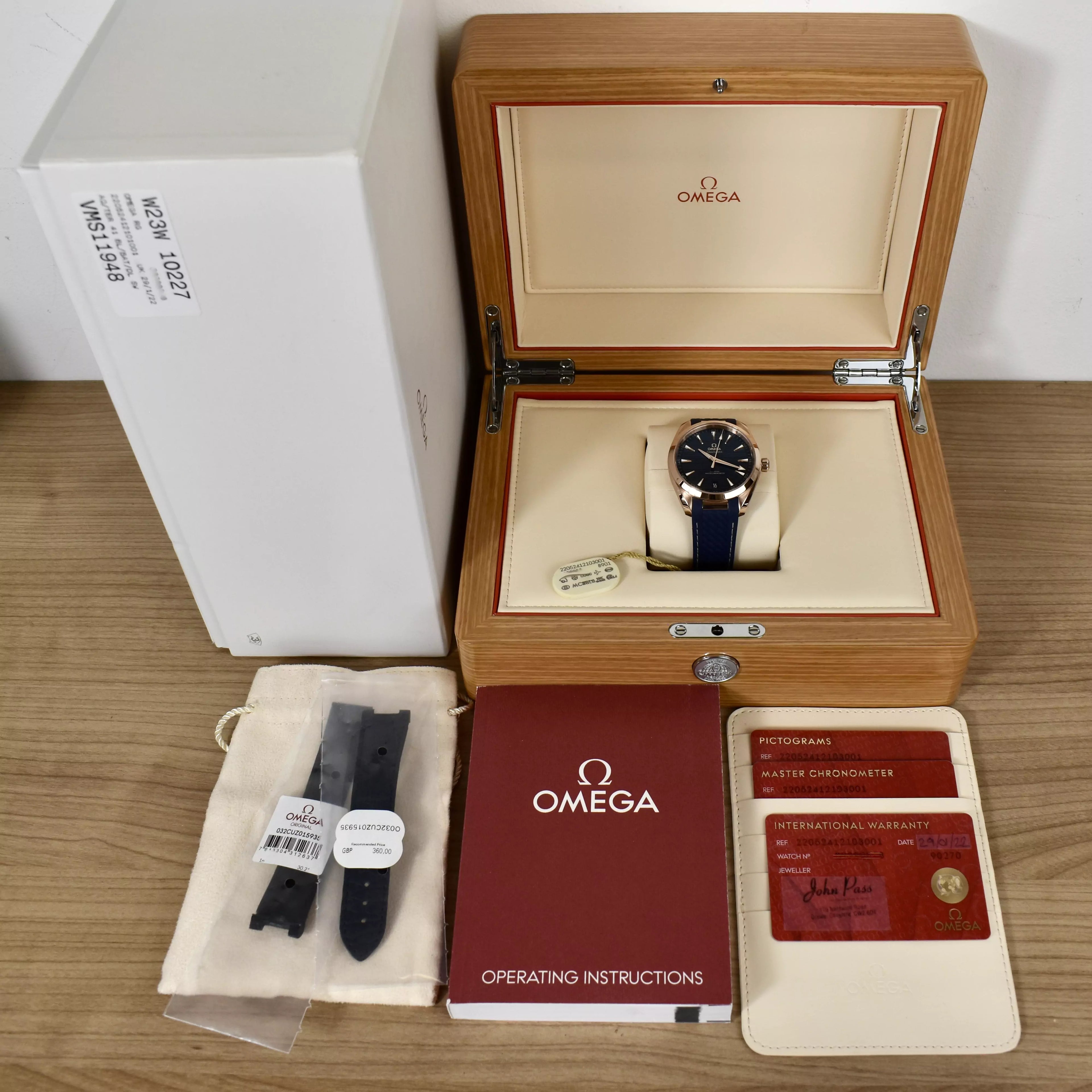 OMEGA Seamaster Aqua Terra 18K Sedna Gold 2022 220.52.41.21.03.001 2022