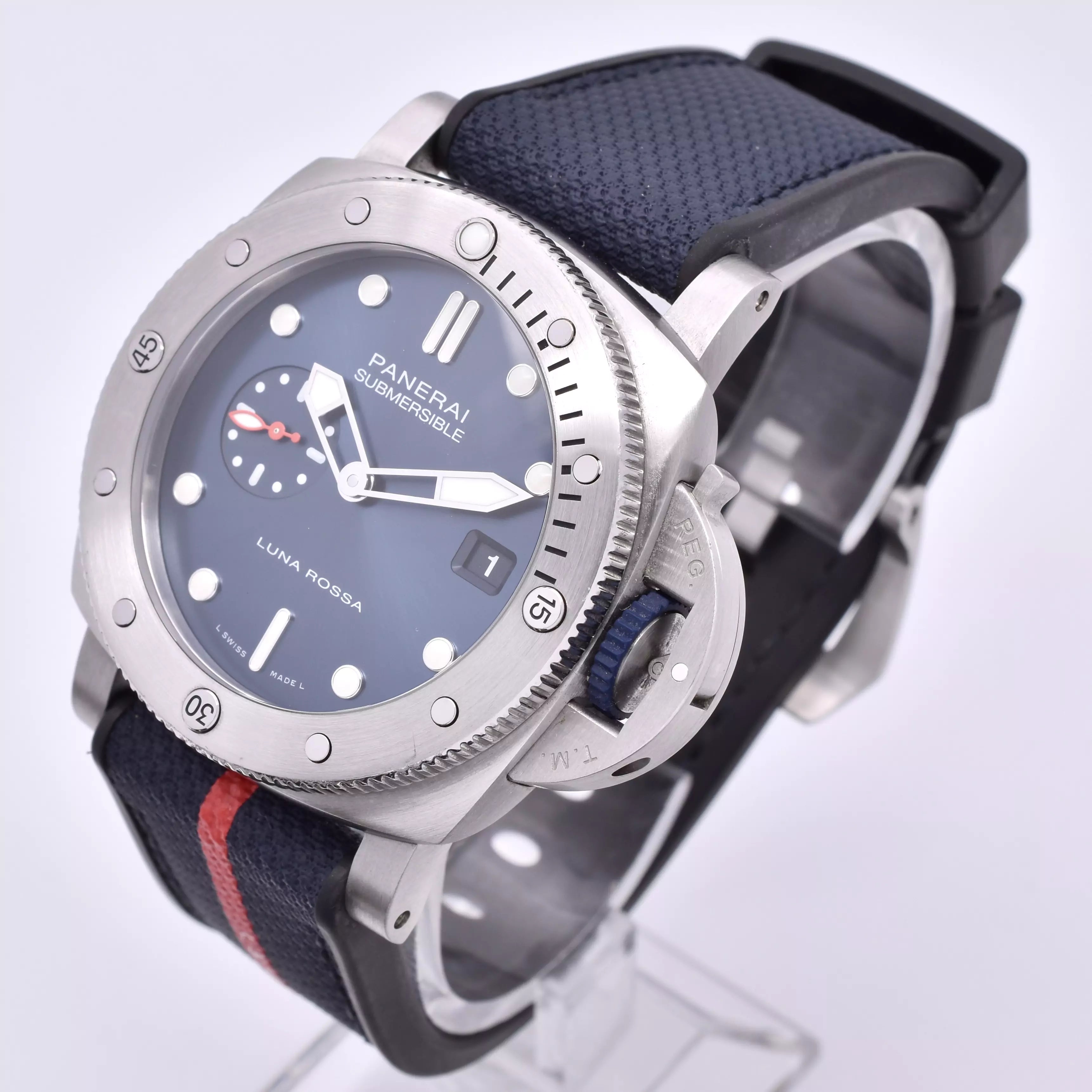Panerai Submersible Luna Rossa 44mm PAM01391 2023