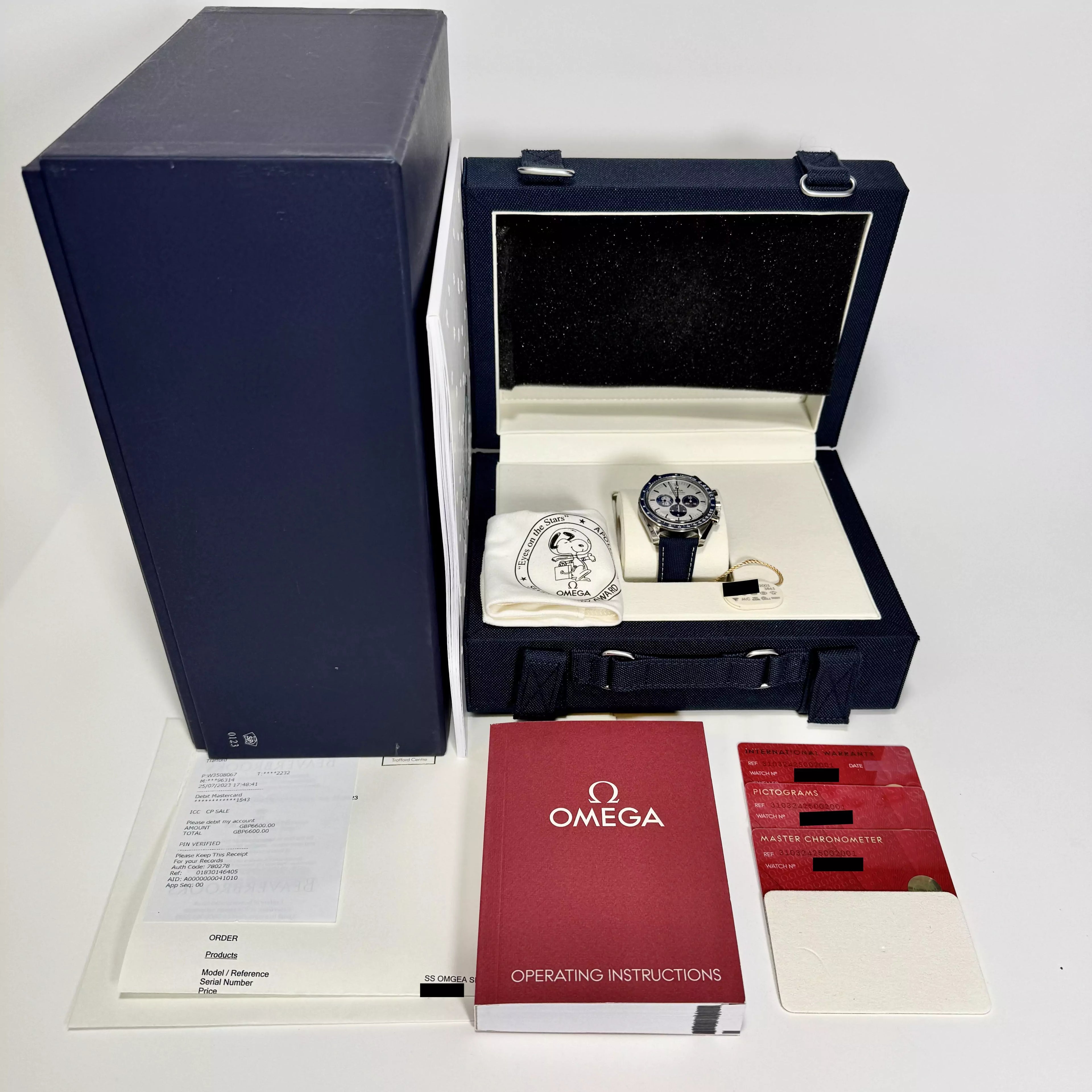 OMEGA Speedmaster Silver Snoopy Award 2023 310.32.42.50.02.001 2023