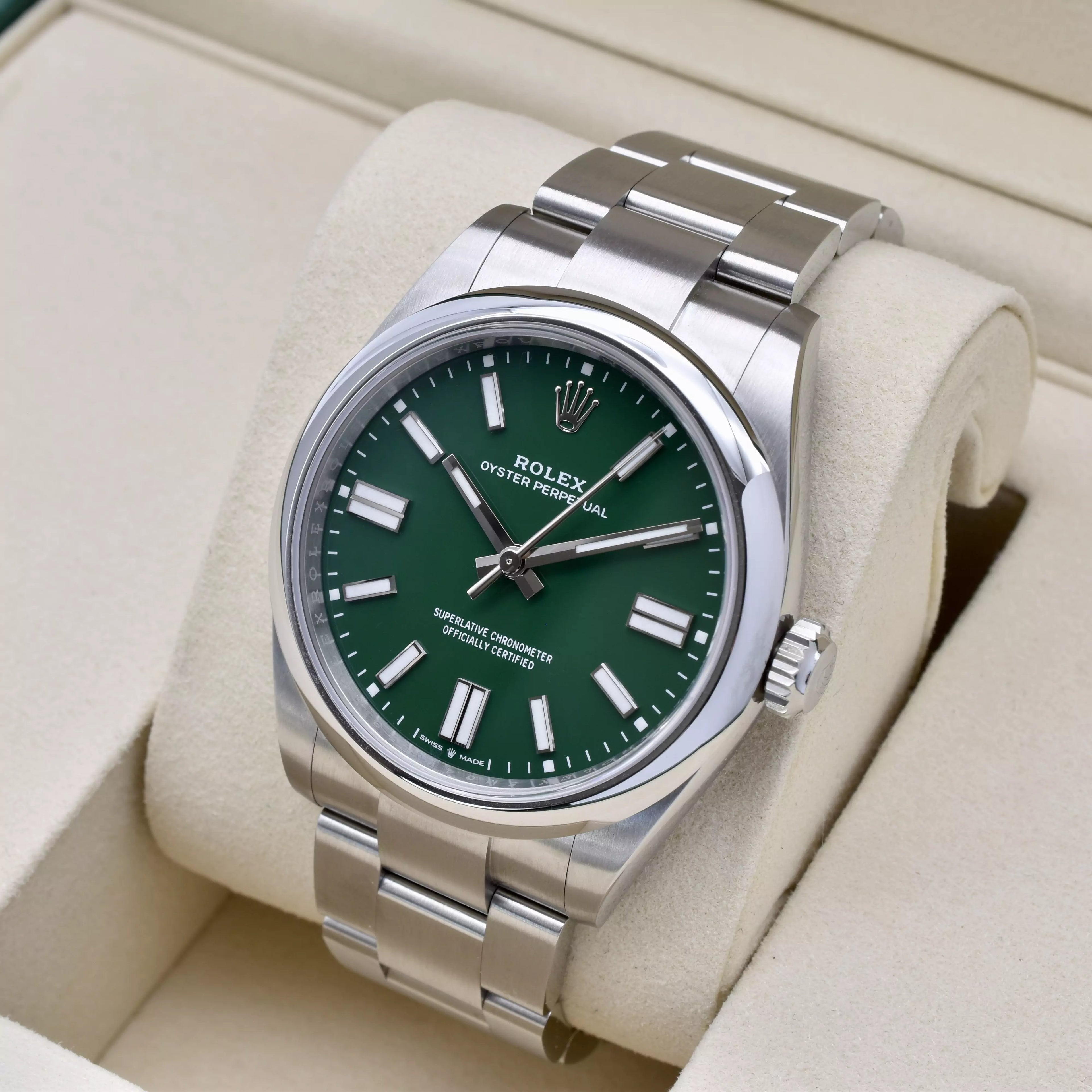 Rolex Oyster Perpetual Green New 2025 134300 2025