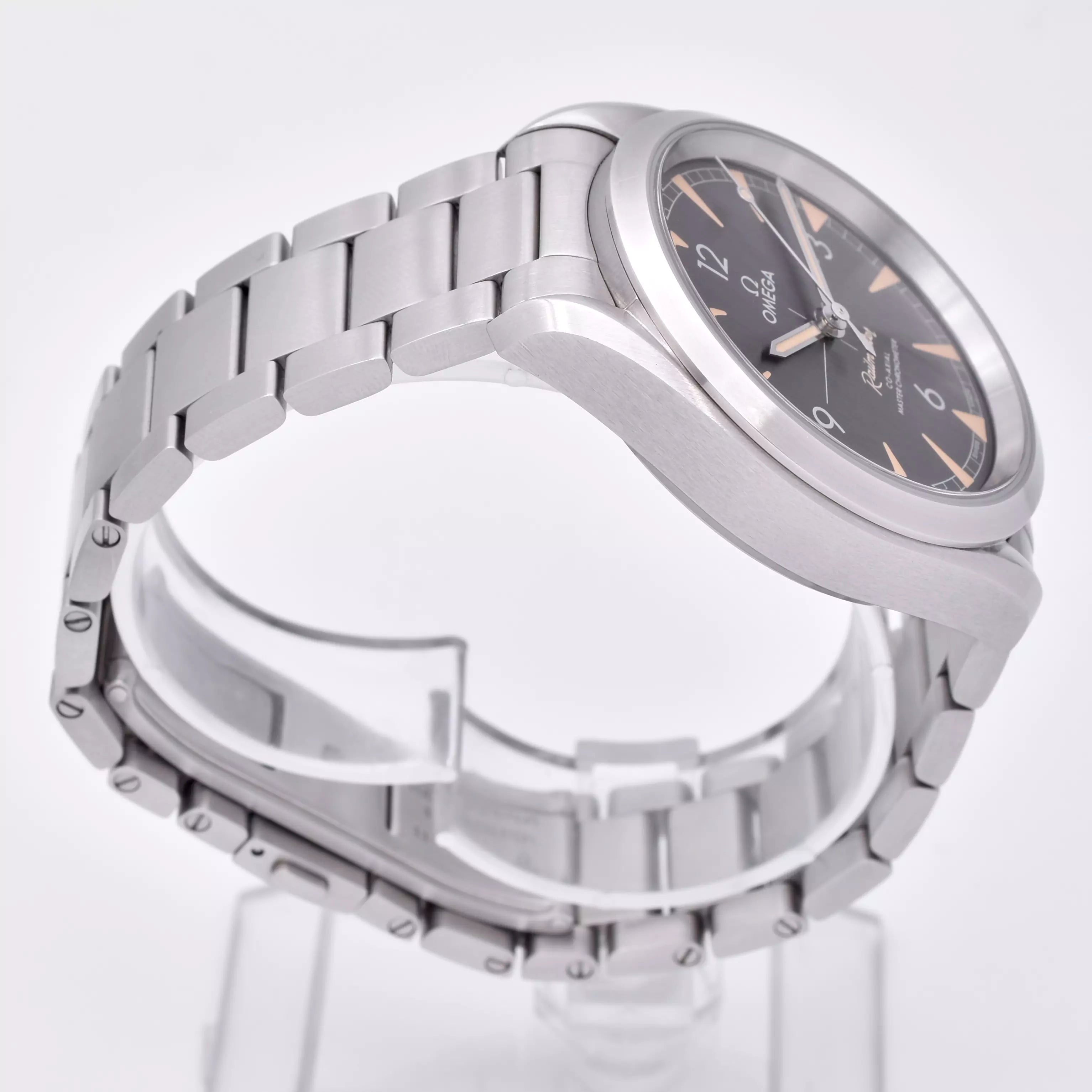 OMEGA Railmaster 2019 Box & Papers 220.10.40.20.01.001 2019