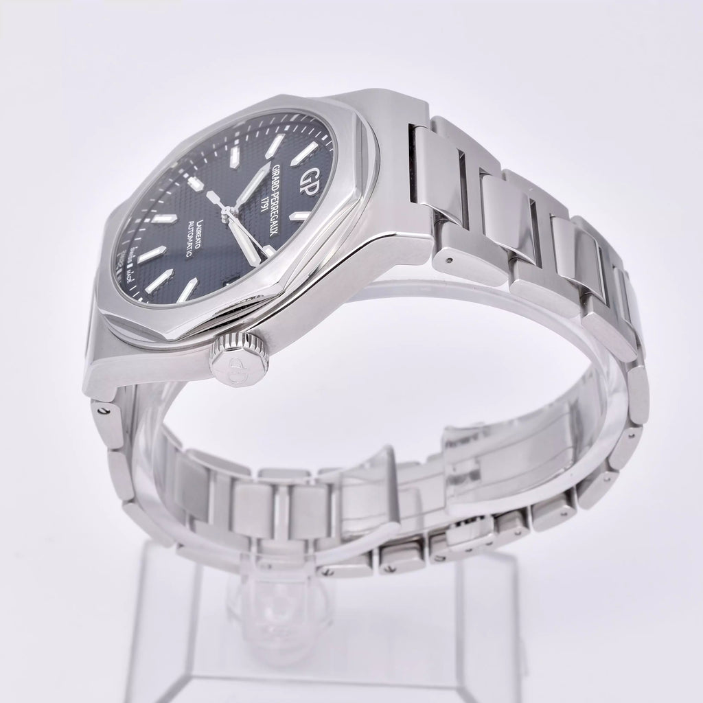 Girard Perregaux Laureato Automatic 42mm 81010-11-431-11A 2022