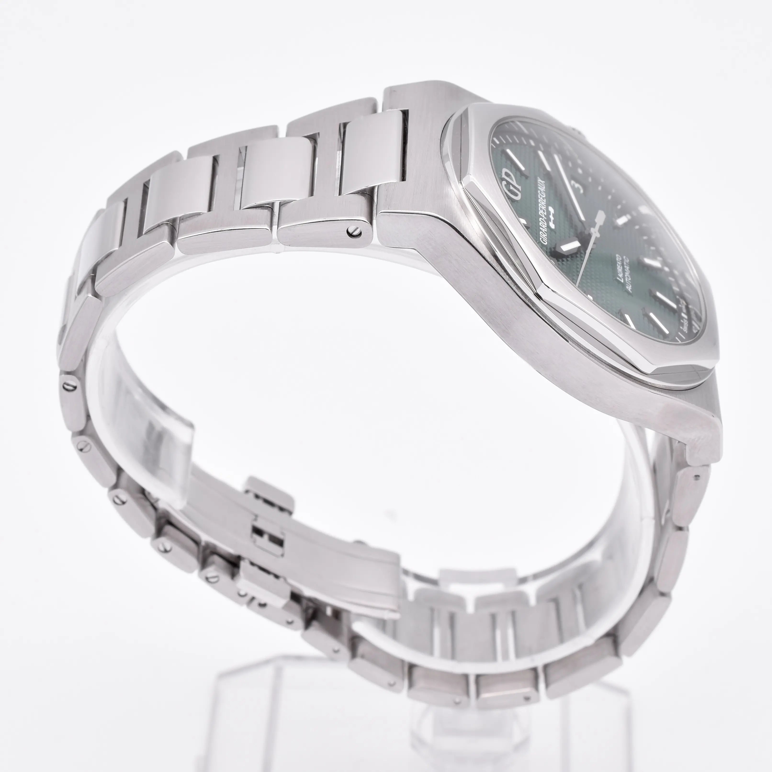 Girard Perregaux Laureato 2023 Full Set 81010-11-3153-1CM 2023