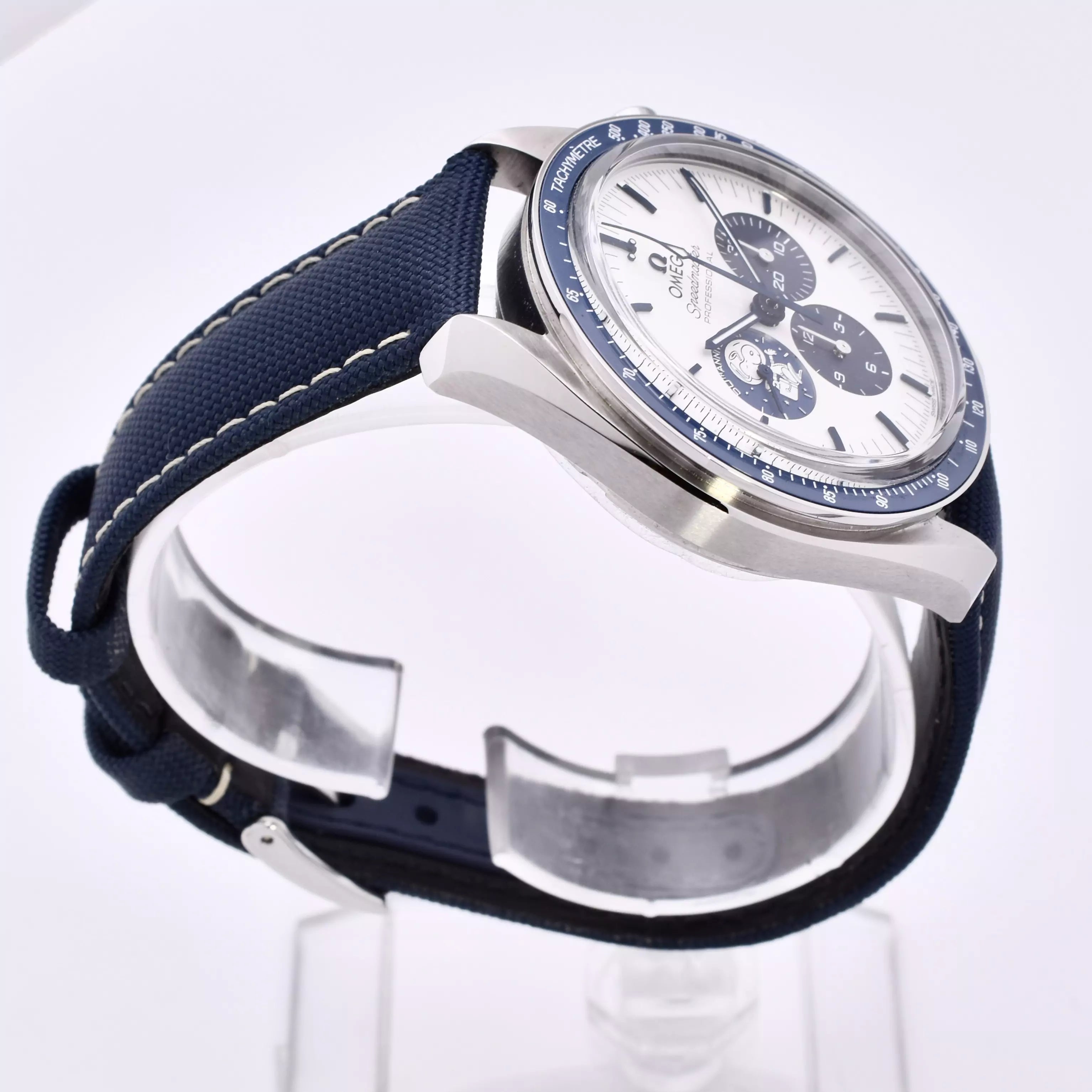 OMEGA Speedmaster Silver Snoopy Award 2023 310.32.42.50.02.001 2023