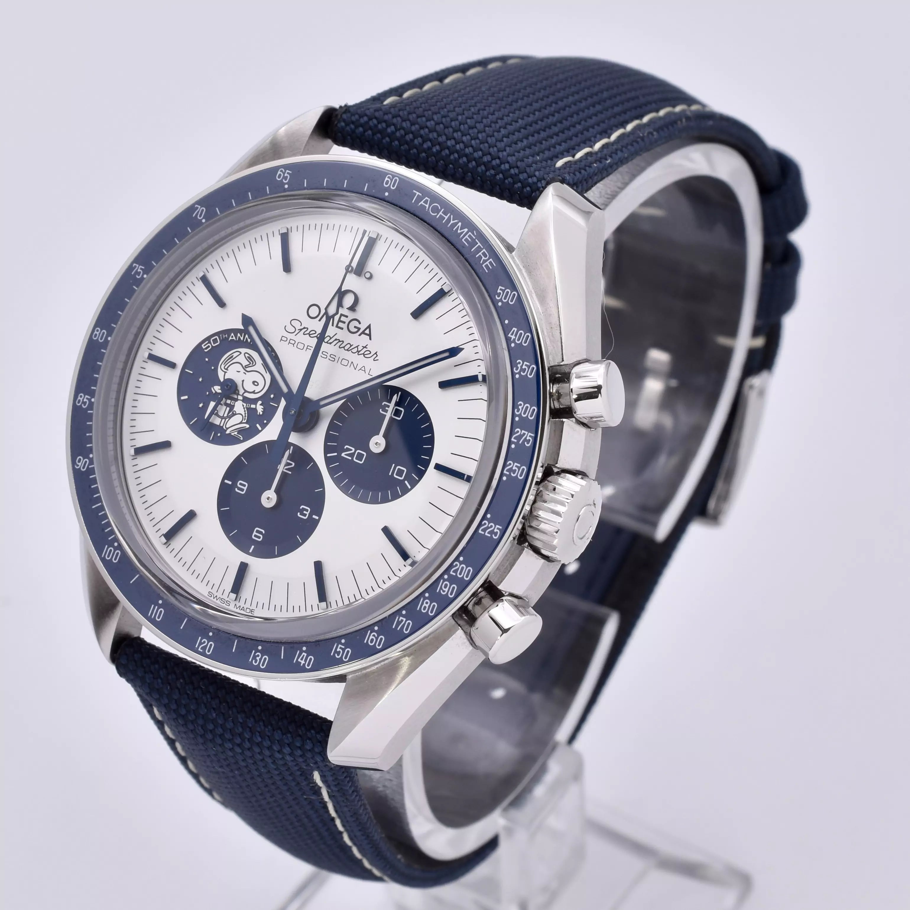 OMEGA Speedmaster Silver Snoopy Award 310.32.42.50.02.001 2021