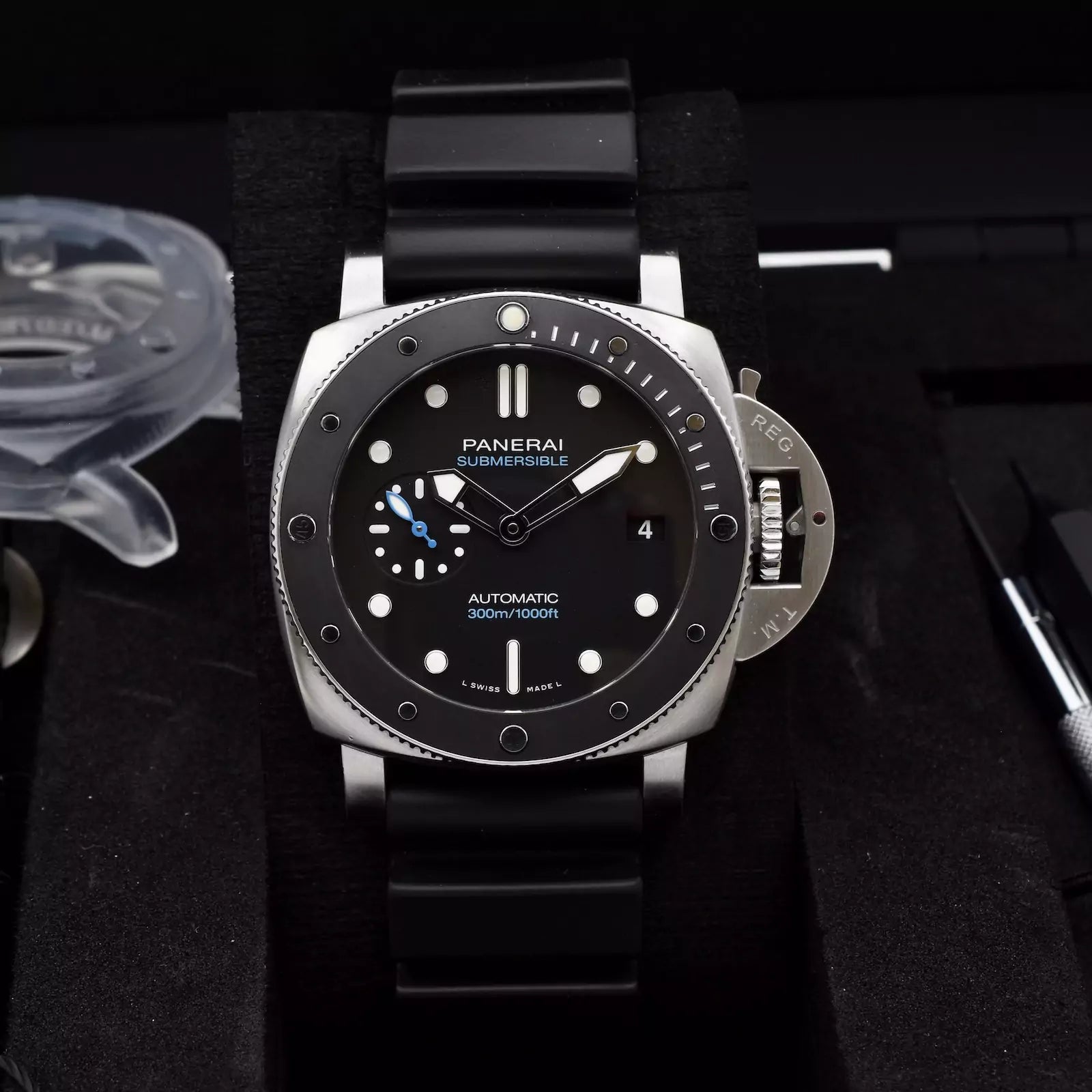 Panerai Submersible 42mm Black Dial PAM00683 2022