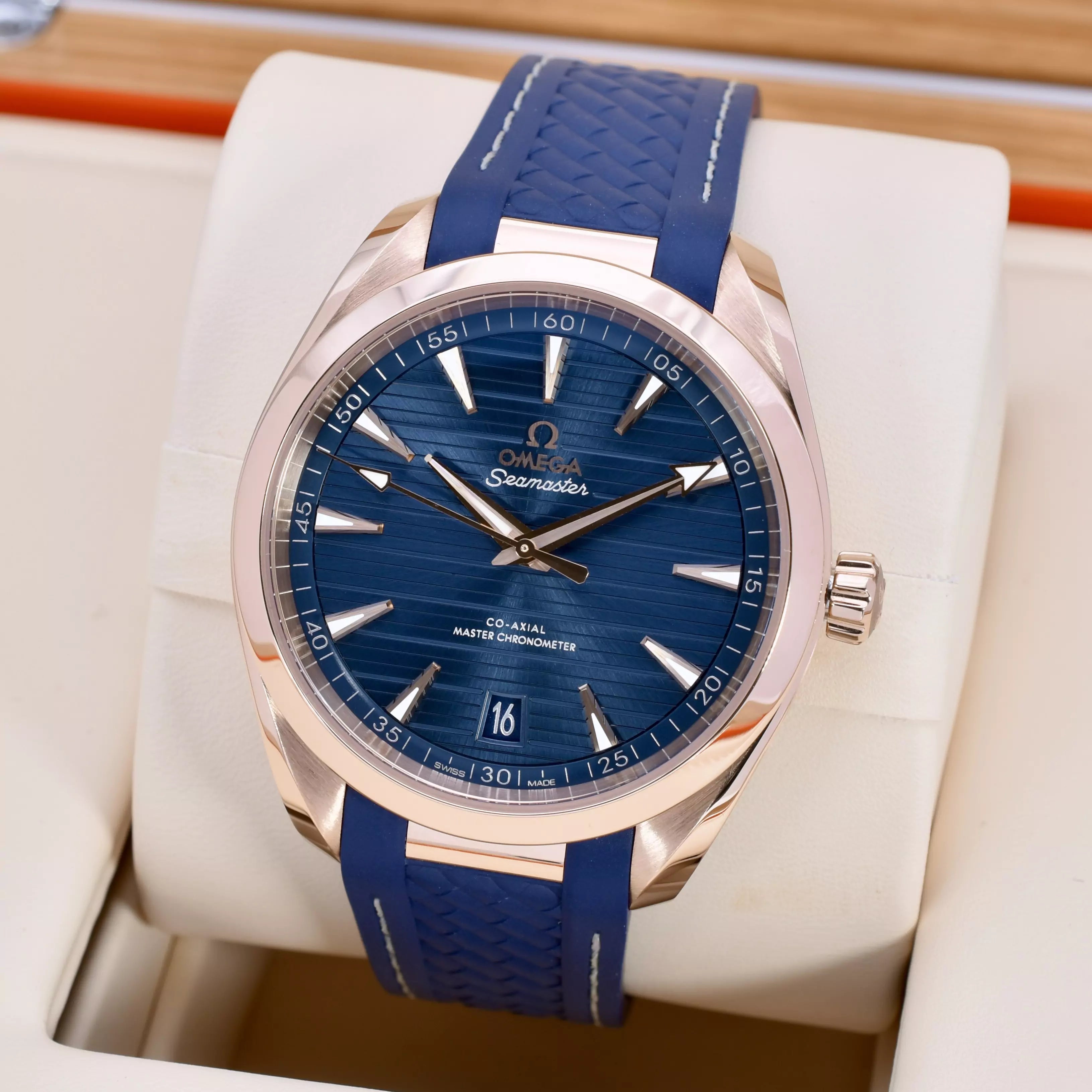 OMEGA Seamaster Aqua Terra 18K Sedna Gold 2022 220.52.41.21.03.001 2022