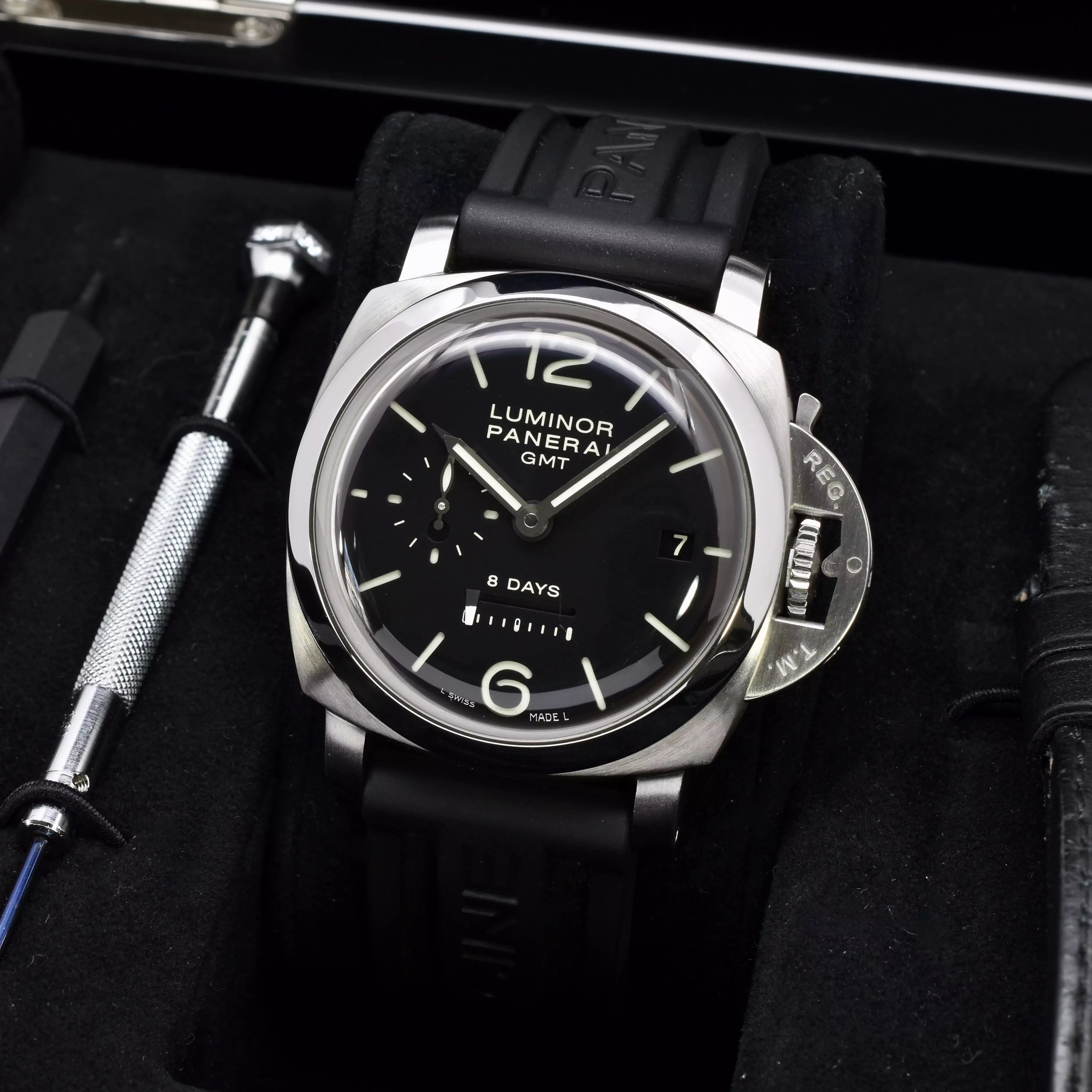 Panerai Luminor 44mm Box & Papers PAM00233 2008