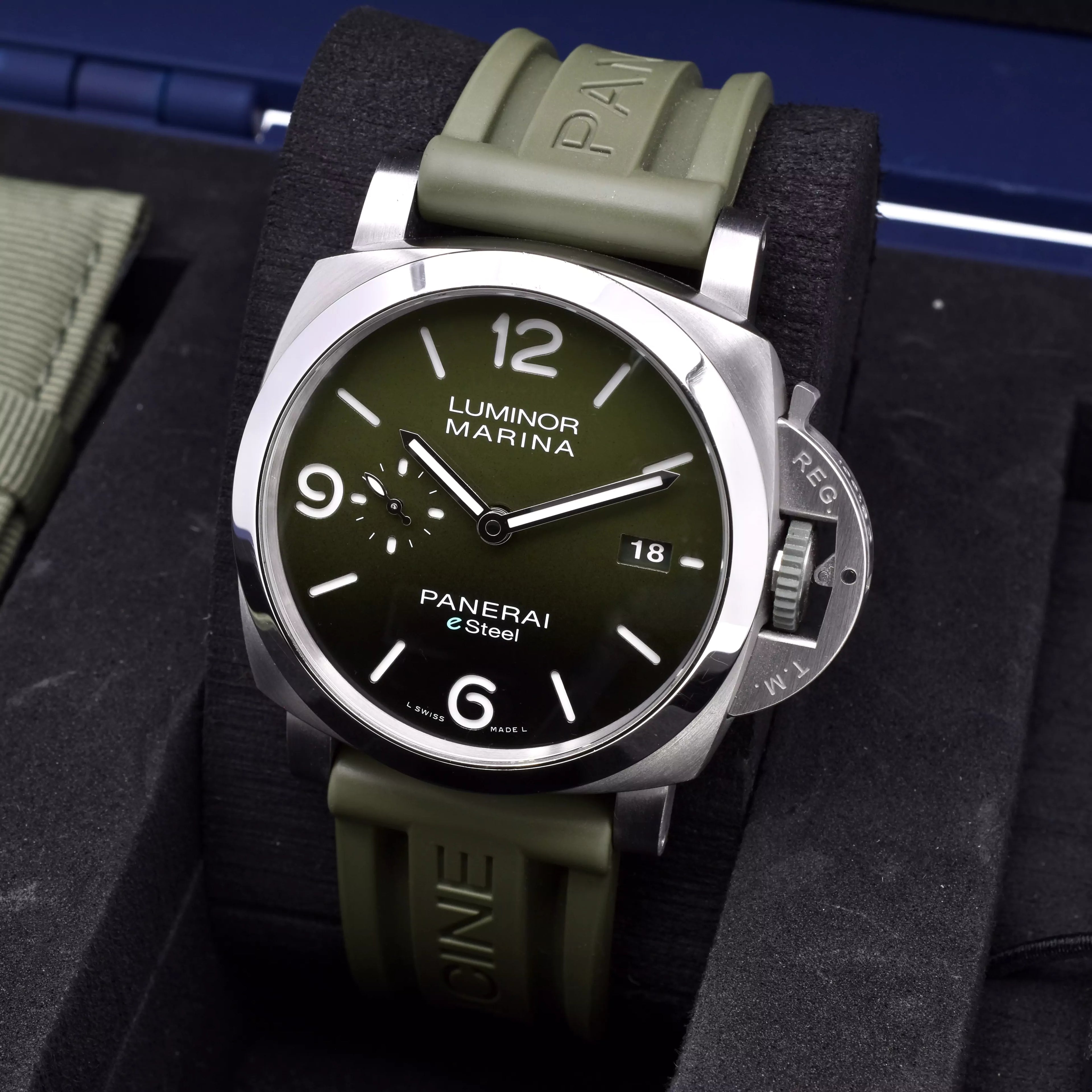 Panerai Luminor eSteel Verde Smeraldo PAM01356 2022