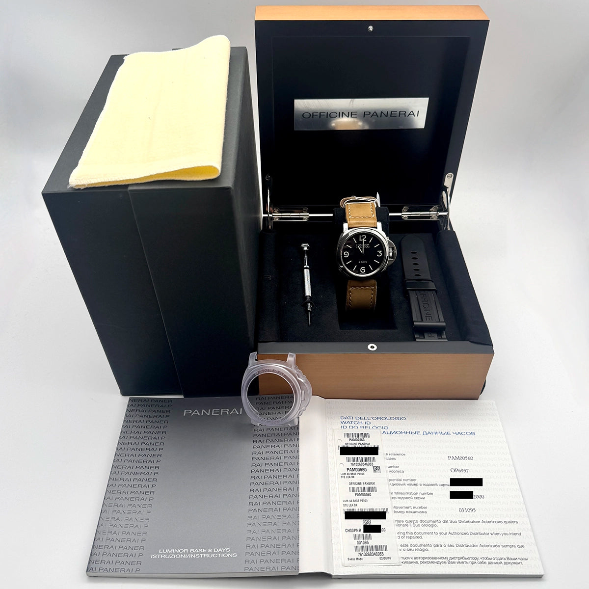 Panerai Luminor Base 44mm 2017 PAM00560 2017