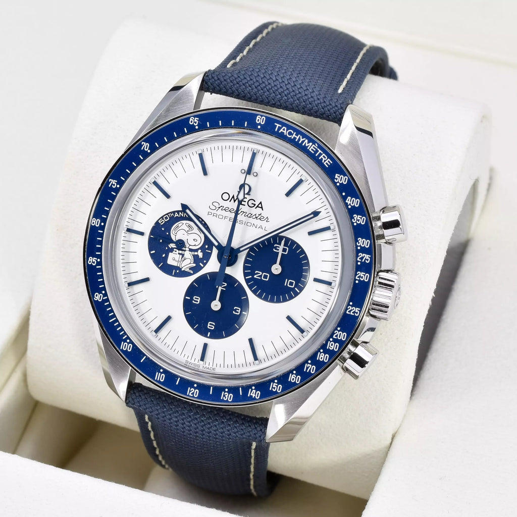 OMEGA Speedmaster Silver Snoopy Award 2023 310.32.42.50.02.001 2023