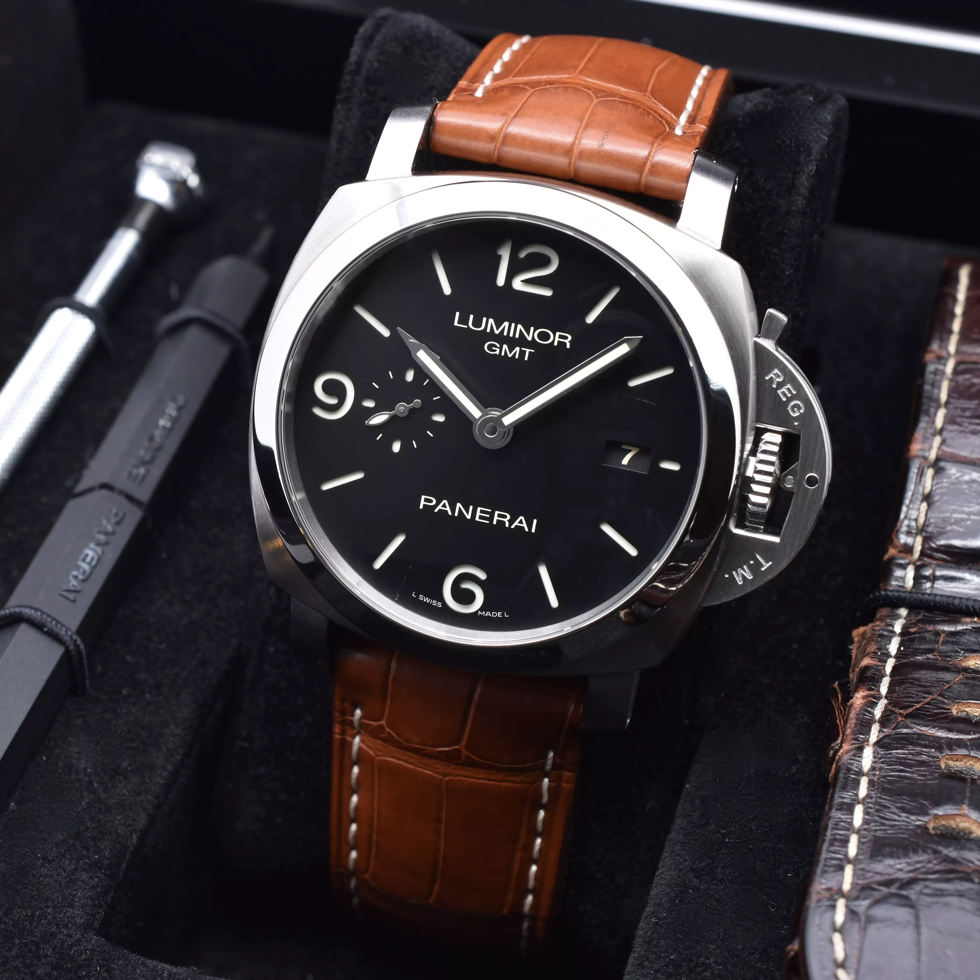 Panerai Luminor 2014 Box & Papers PAM00320 2014