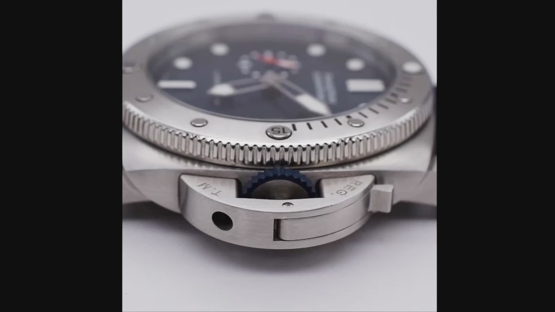 Panerai Submersible Luna Rossa 44mm PAM01391 2024