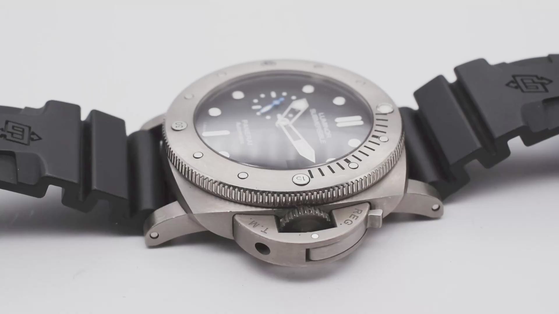Panerai Submersible Titanium 47mm 2018 Box & Papers PAM01305