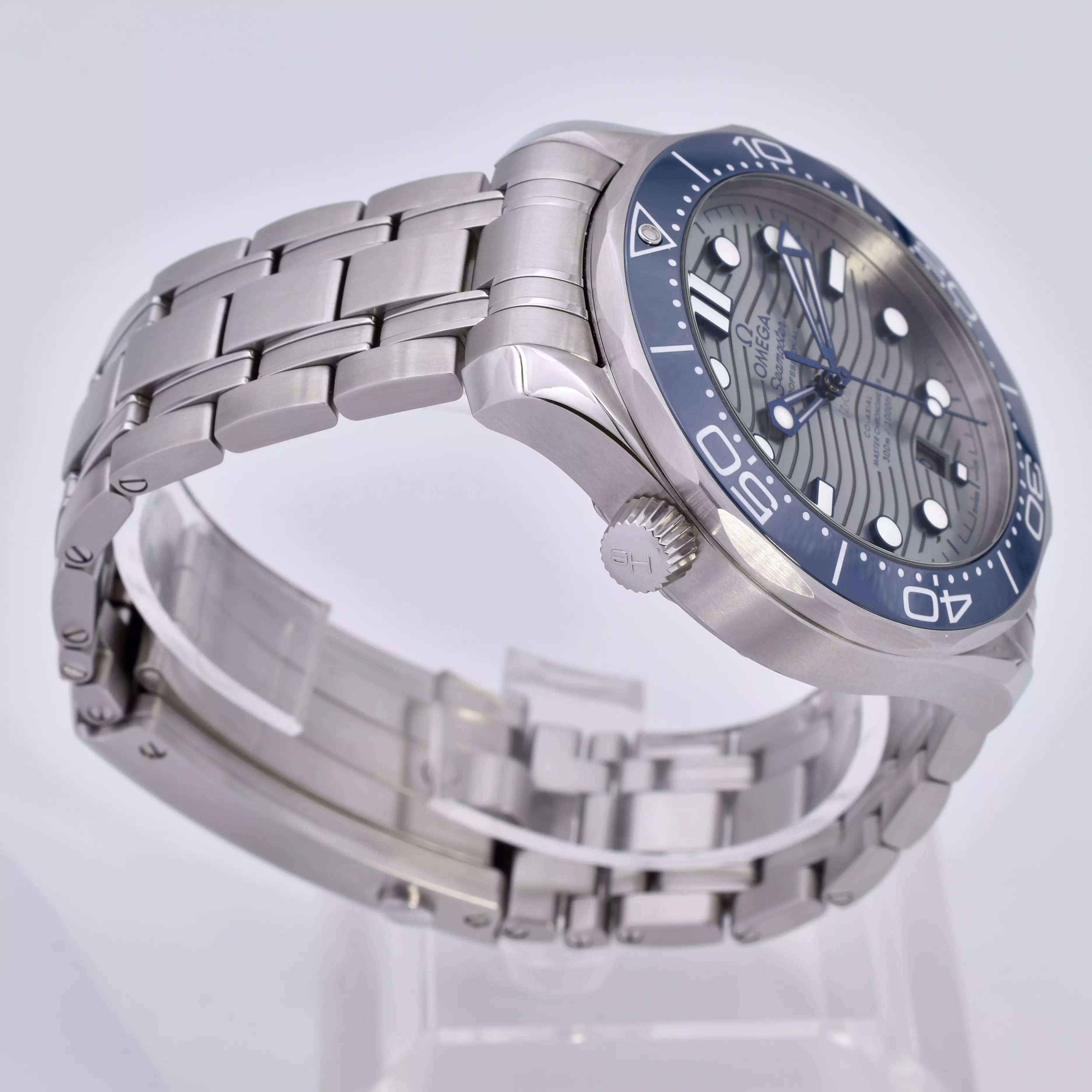 OMEGA Seamaster 300m Co-Axial 210.30.42.20.06.001 2018