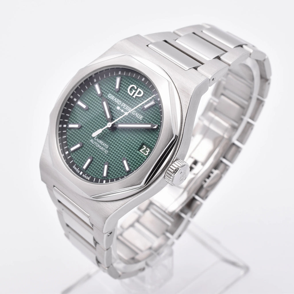 Girard Perregaux Laureato 2023 Full Set 81010-11-3153-1CM 2023