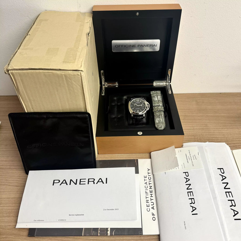 Panerai Luminor White Gold Fully Serviced PAM00180 2004